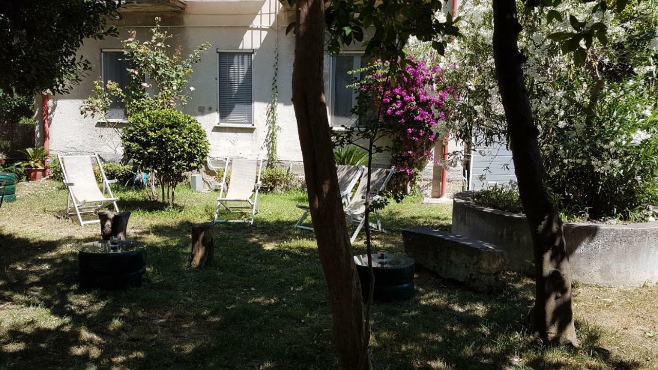 مبيت وإفطار نابولي Il Giardino Di Vico Neve المظهر الخارجي الصورة